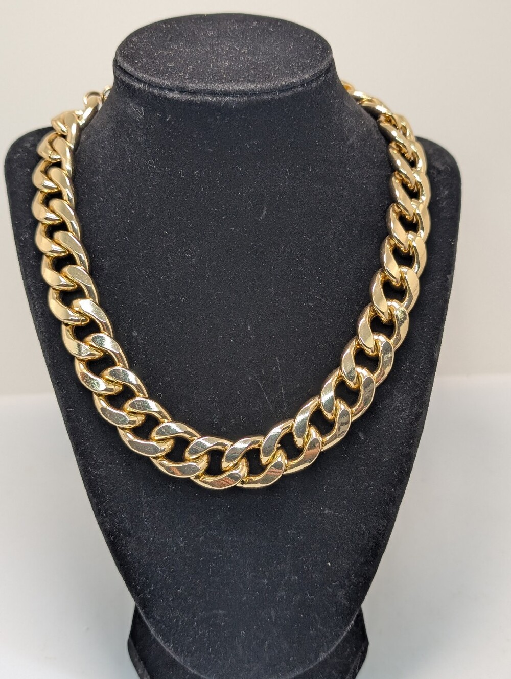 Banana Republic Gold Tone Chunky Curb Link Chain Necklace